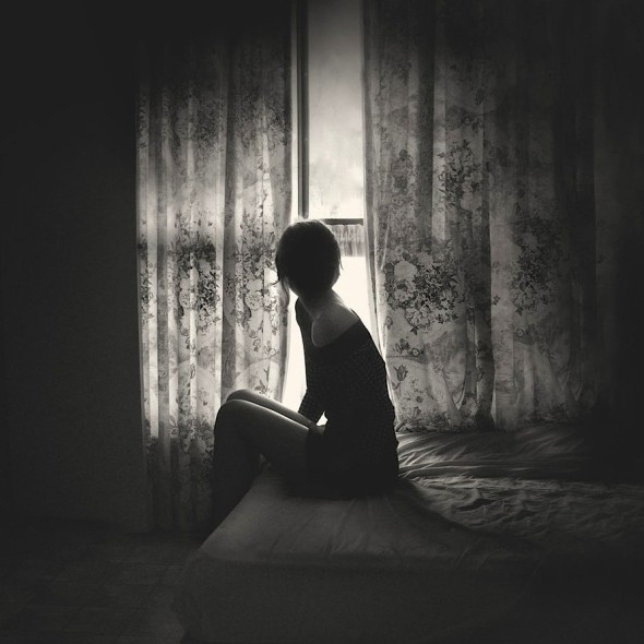 bed-black-and-white-girl-window-Favim.com-178300-917